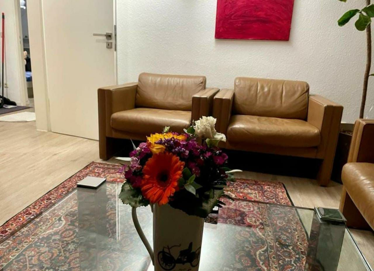 Fully Furnished Room in 3-Room Apartment – Frankfurt